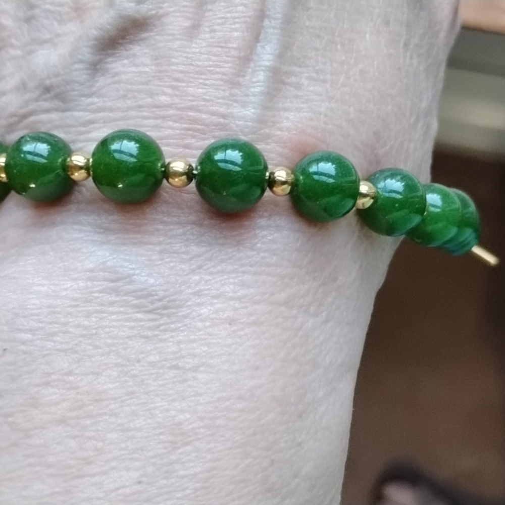 HAND CRAFTED JADE BEAD BRACELET - Picture 4 of 5